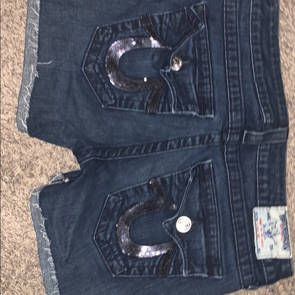 Assorted clothes - Picture 4 of 15